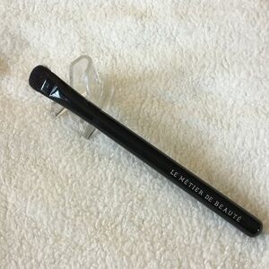 Le Métier de Beauté Large Shadow 05 Brush.